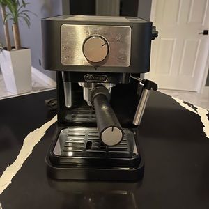 De’Longhi Coffee Machine